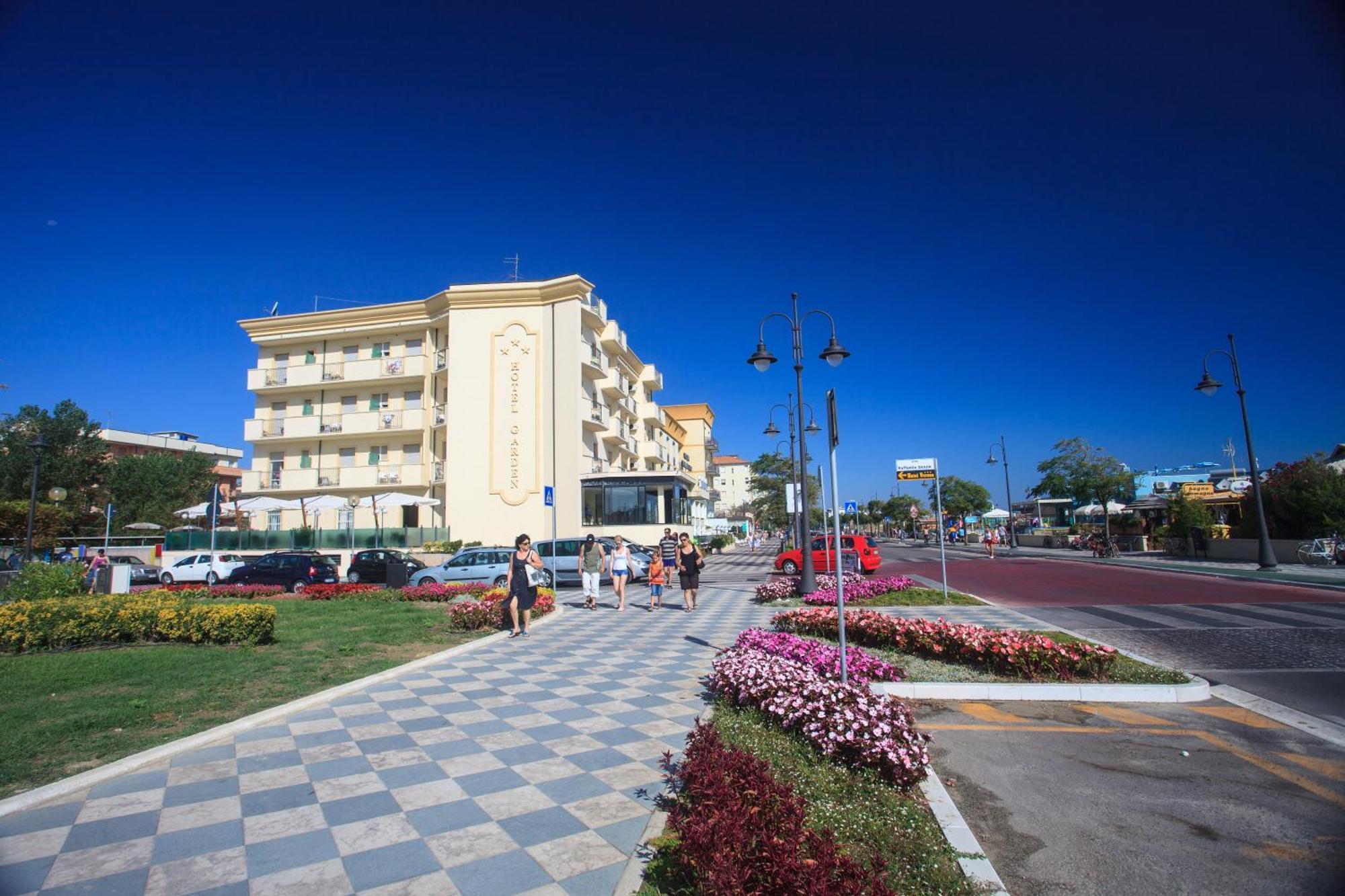 Hotel Garden Cesenatico Esterno foto