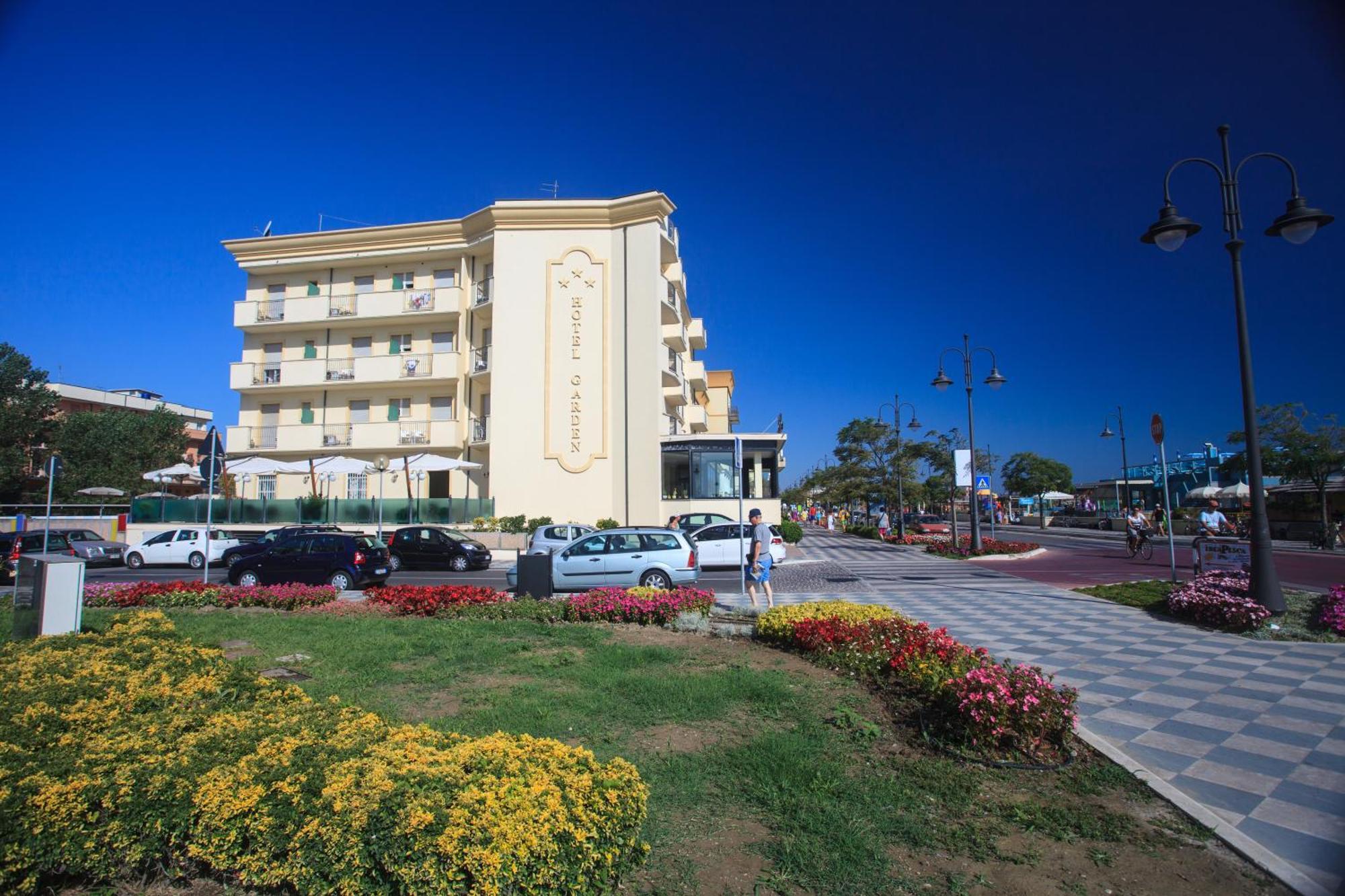 Hotel Garden Cesenatico Esterno foto
